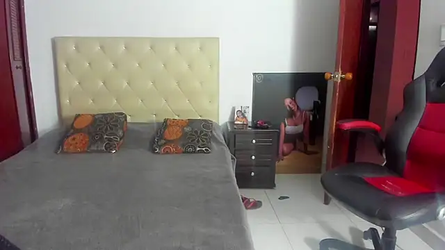 Snapshot of LUISSA_ chatting on February 16, 12:43 pm LUISSA online show from February 16, 12:43 pm