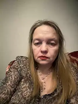 Susanel online show from March 8, 8:57 pm