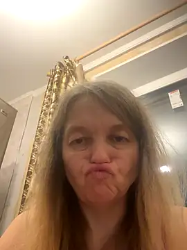 Susanel online show from November 8, 9:29 pm