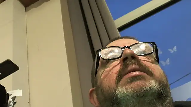 Snapshot of neegrr chatting on January 13, 7:12 am neegrr online show from January 13, 7:12 am