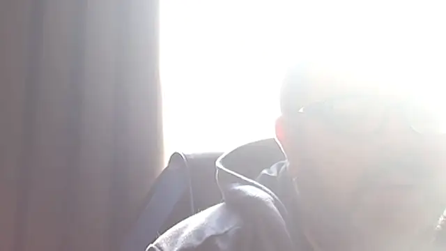 Snapshot of neegrr chatting on March 4, 7:38 am neegrr online show from March 4, 7:38 am