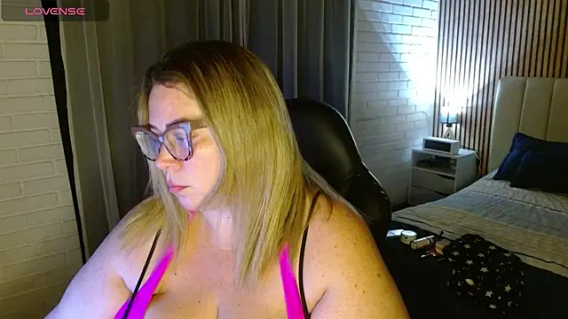 bella savati online show from February 7, 11:24 pm