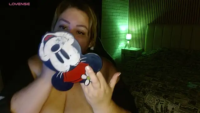 bella savati online show from February 19, 12:14 am