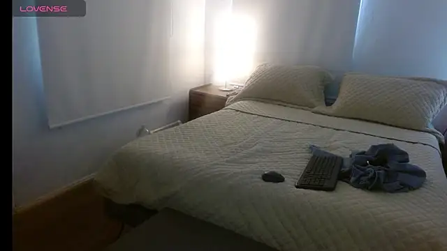 bella savati online show from October 23, 6:50 pm