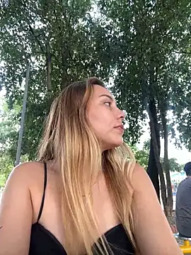 Snapshot of Brittanyrosexx chatting on March 1, 9:15 pm Brittanyrosexx online show from March 1, 9:15 pm