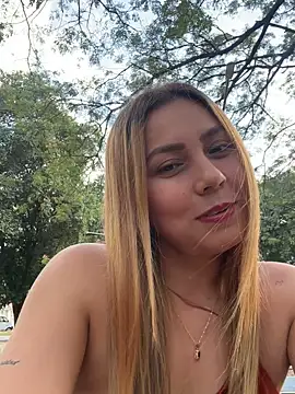 Snapshot of Brittanyrosexx chatting on January 11, 8:27 pm Brittanyrosexx online show from January 11, 8:27 pm