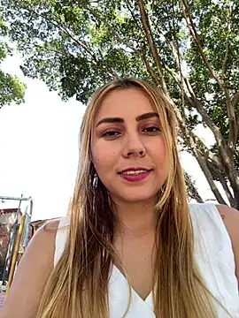 Snapshot of Brittanyrosexx chatting on September 23, 7:32 pm Brittanyrosexx online show from September 23, 7:32 pm