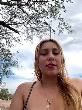 Snapshot of Brittanyrosexx chatting on October 7, 7:59 pm Brittanyrosexx online show from October 7, 7:59 pm