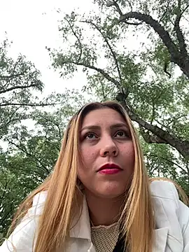 Snapshot of Brittanyrosexx chatting on January 8, 8:37 pm Brittanyrosexx online show from January 8, 8:37 pm