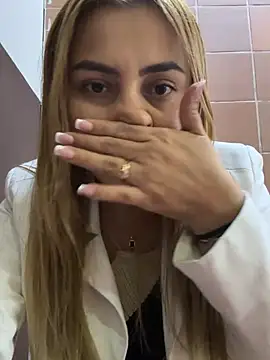 Snapshot of Brittanyrosexx chatting on March 4, 8:38 pm Brittanyrosexx online show from March 4, 8:38 pm