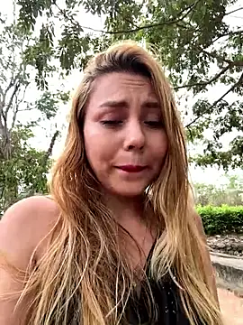 Snapshot of Brittanyrosexx chatting on October 12, 9:27 pm Brittanyrosexx online show from October 12, 9:27 pm