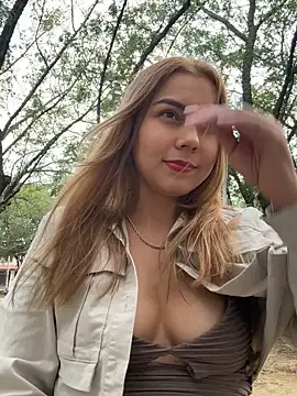 Snapshot of Brittanyrosexx chatting on February 3, 8:36 pm Brittanyrosexx online show from February 3, 8:36 pm