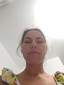 Snapshot of FeliciaKrige chatting on June 17, 10:41 pm FeliciaKrige online show from June 17, 10:41 pm