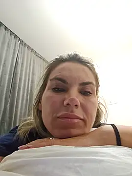 Snapshot of FeliciaKrige chatting on July 14, 10:27 pm FeliciaKrige online show from July 14, 10:27 pm