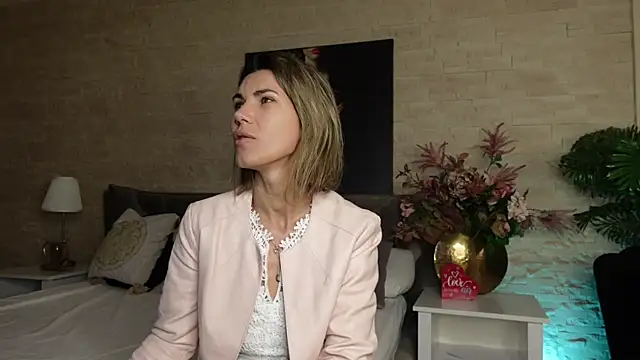 FeliciaKrige online show from April 23, 7:26 pm