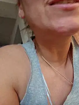 Snapshot of FeliciaKrige chatting on February 25, 3:09 pm FeliciaKrige online show from February 25, 3:09 pm
