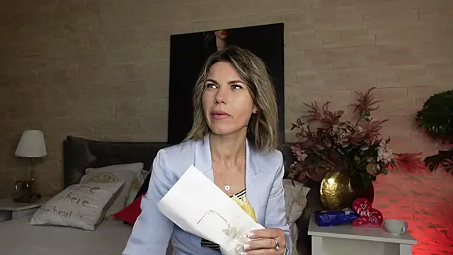 FeliciaKrige online show from May 4, 6:55 pm