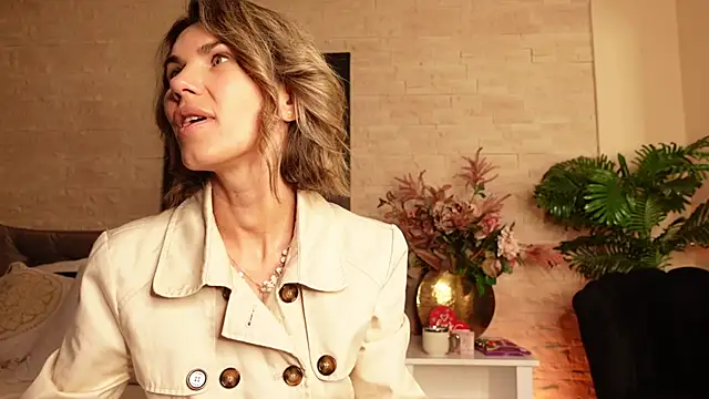 FeliciaKrige online show from April 7, 5:48 pm