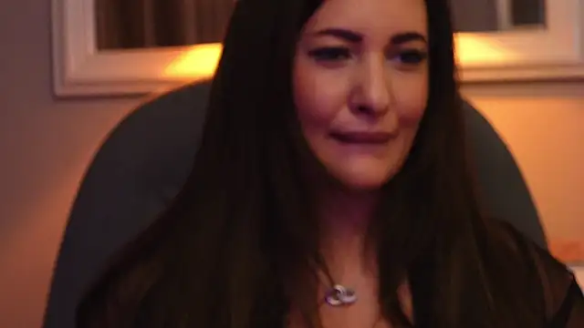 YaaraCollins online show from October 25, 6:52 pm