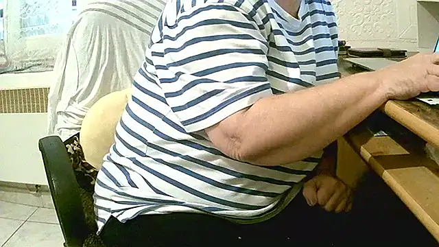 Snapshot of douceur63 chatting on November 1, 11:59 am douceur63 online show from November 1, 11:59 am