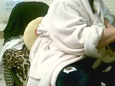 Snapshot of douceur63 chatting on February 12, 11:21 am douceur63 online show from February 12, 11:21 am