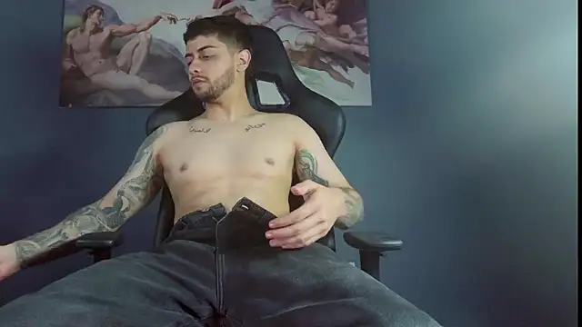 Snapshot of alessandro_duty chatting on November 25, 12:22 am alessandro duty online show from November 25, 12:22 am