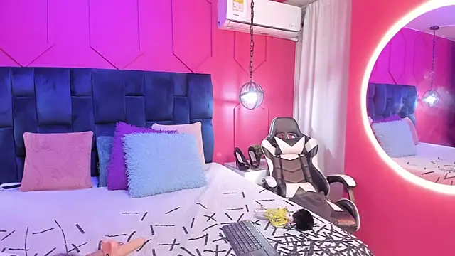 chantall1375 online show from September 14, 11:32 am