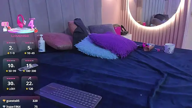 chantall1375 online show from March 12, 11:12 pm