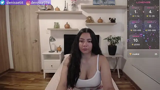 Snapshot of DenisseTits chatting on October 17, 2:19 pm DenisseTits online show from October 17, 2:19 pm