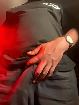 Snapshot of HairyChubbyStalion chatting on November 14, 12:25 am HairyChubbyStalion online show from November 14, 12:25 am