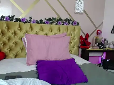 Snapshot of dove_mature chatting on March 1, 2:15 am dove mature online show from March 1, 2:15 am