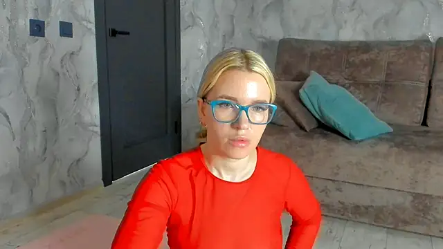 succubus online show from April 1, 6:26 am