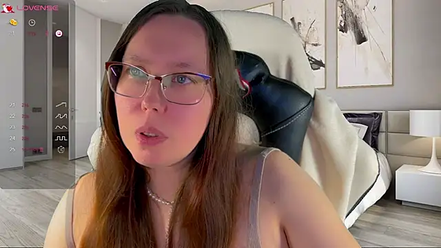 Snapshot of Victoria_Romans chatting on October 14, 4:40 pm Victoria Romans online show from October 14, 4:40 pm
