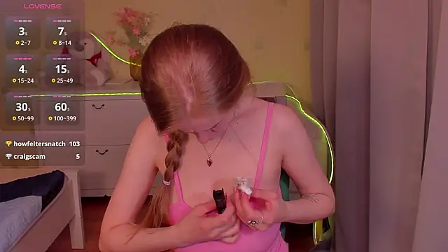 SweetMilkis online show from March 25, 9:52 am