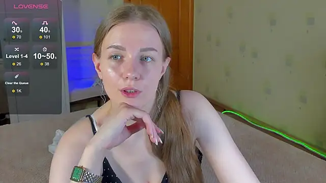 SweetMilkis online show from May 3, 9:14 am