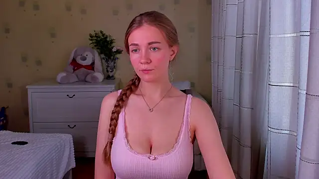 SweetMilkis online show from October 21, 9:09 am