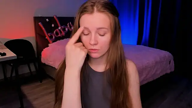 SweetMilkis online show from February 15, 9:27 am