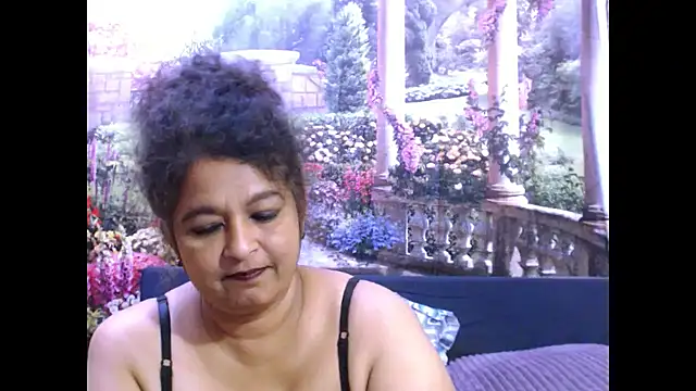 Snapshot of indianstar75 chatting on March 18, 8:06 am indianstar75 online show from March 18, 8:06 am