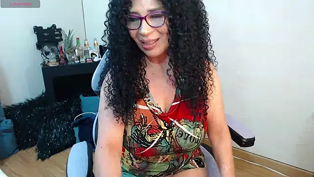Snapshot of sophialxxx chatting on May 8, 11:41 pm sophialxxx online show from May 8, 11:41 pm