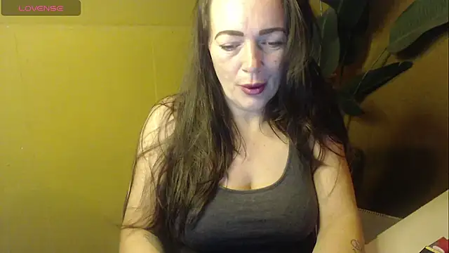 cloe85nl online show from February 26, 8:14 am