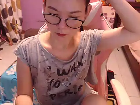 Snapshot of Sweety_Aria chatting on December 4, 7:33 am Sweety Aria online show from December 4, 7:33 am
