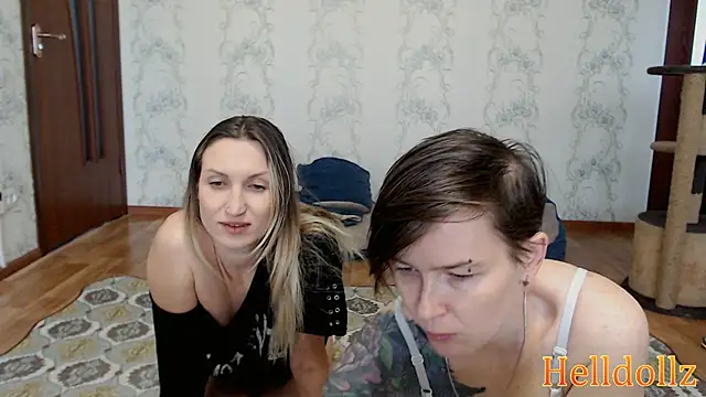 Snapshot of Helldollz chatting on December 12, 8:03 am Helldollz online show from December 12, 8:03 am