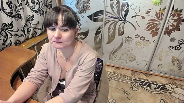 Snapshot of EVILENSA chatting on February 15, 1:27 pm EVILENSA online show from February 15, 1:27 pm