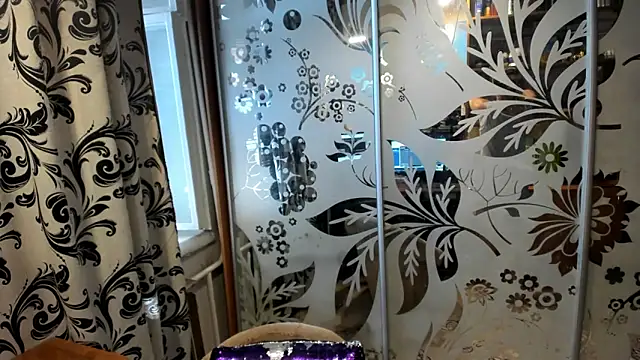 Snapshot of EVILENSA chatting on September 24, 12:44 pm EVILENSA online show from September 24, 12:44 pm