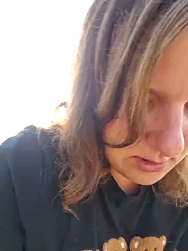 Cutegirlforyou online show from September 12, 6:24 am