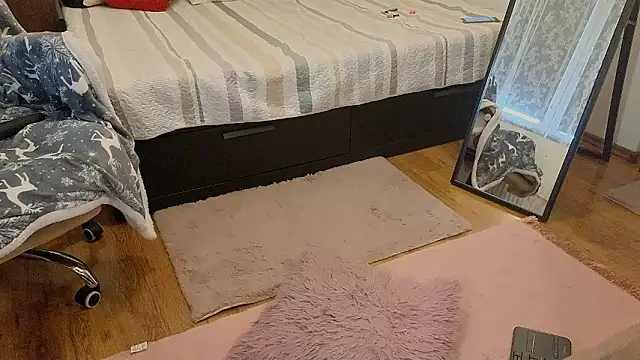 elacoquette online show from March 25, 2:05 pm