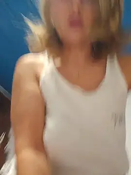 Snapshot of elacoquette chatting on November 1, 3:57 am elacoquette online show from November 1, 3:57 am