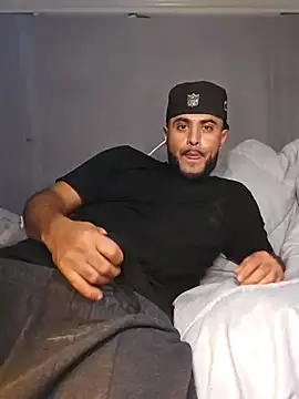 gardy8585 online show from December 17, 6:53 pm