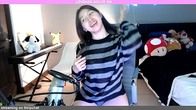 Snapshot of minarocket_ chatting on December 27, 2:54 pm minarocket  online show from December 27, 2:54 pm