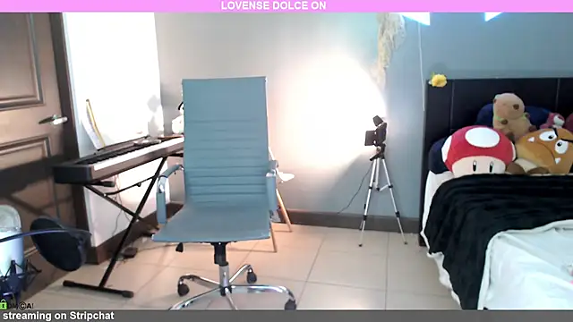 Snapshot of minarocket_ chatting on January 9, 4:28 pm minarocket  online show from January 9, 4:28 pm